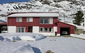 Nydelig Leilighet I Forste Etage.